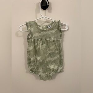 Old navy 6-12 onesie green camo